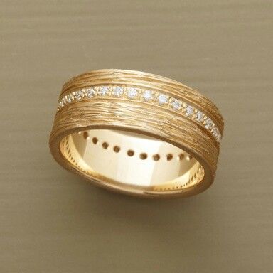 Gouden ring met edelsteen