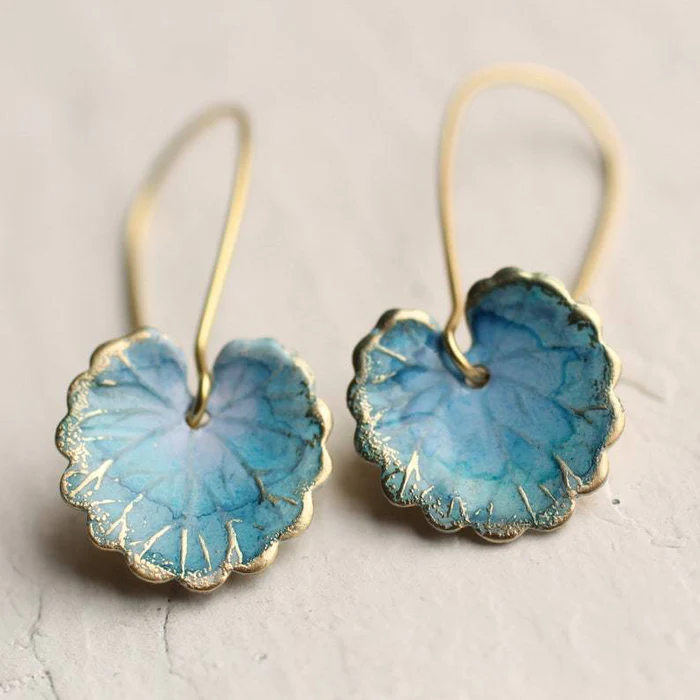 Vintage blauwe bladoorbellen