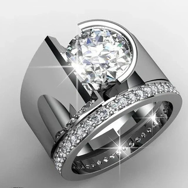 Stralende zilveren ring met zirkonia.